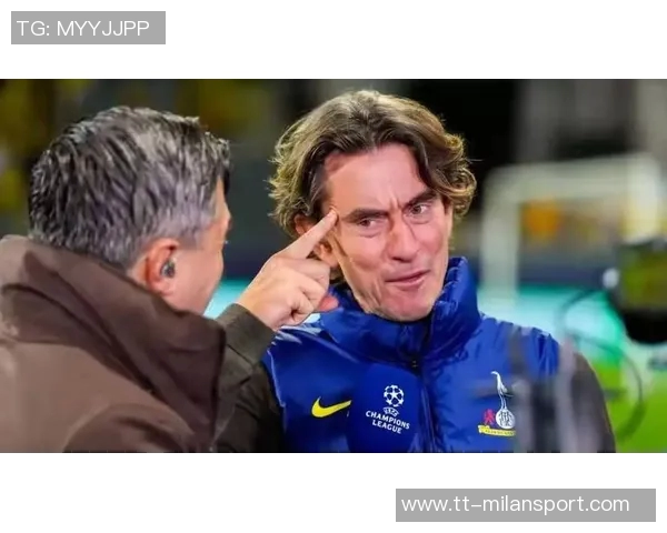 好友透露霍伊伦加盟曼联时年轻无怨恨一家人始终支持红魔